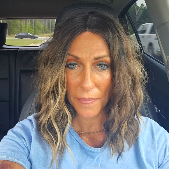 Meet your Posher, Jess - Picture 1 of 1